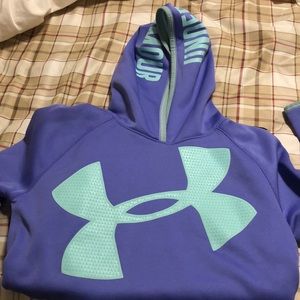 Girls under armour sweatshirt